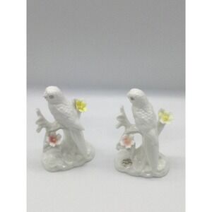 Vintage bird figurines pair of parakeets Lustreware Verithin floral white MCM 4"